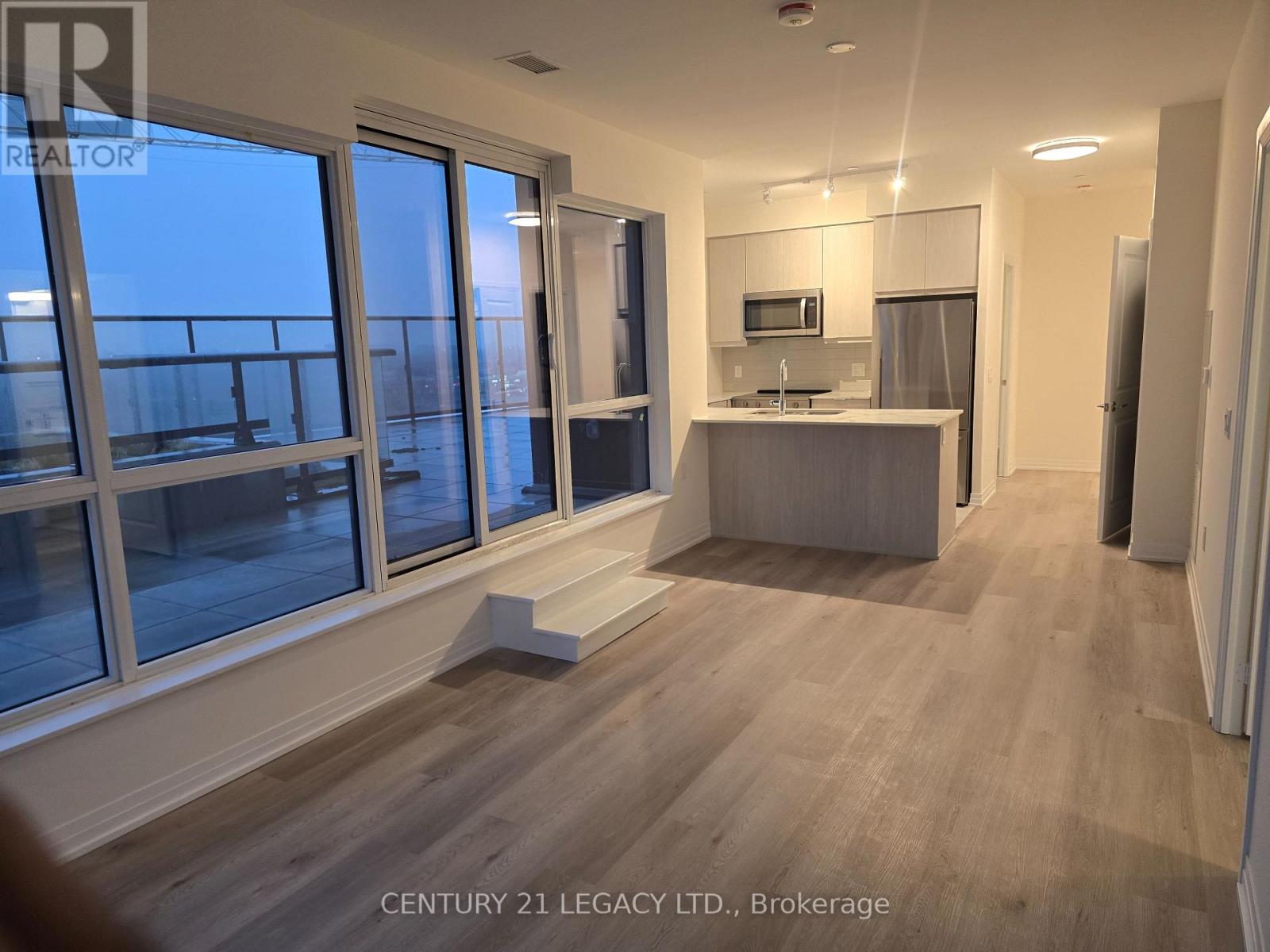 708 - 15 Watergarden Drive, Mississauga, Ontario  L5R 1B2 - Photo 3 - W12577814