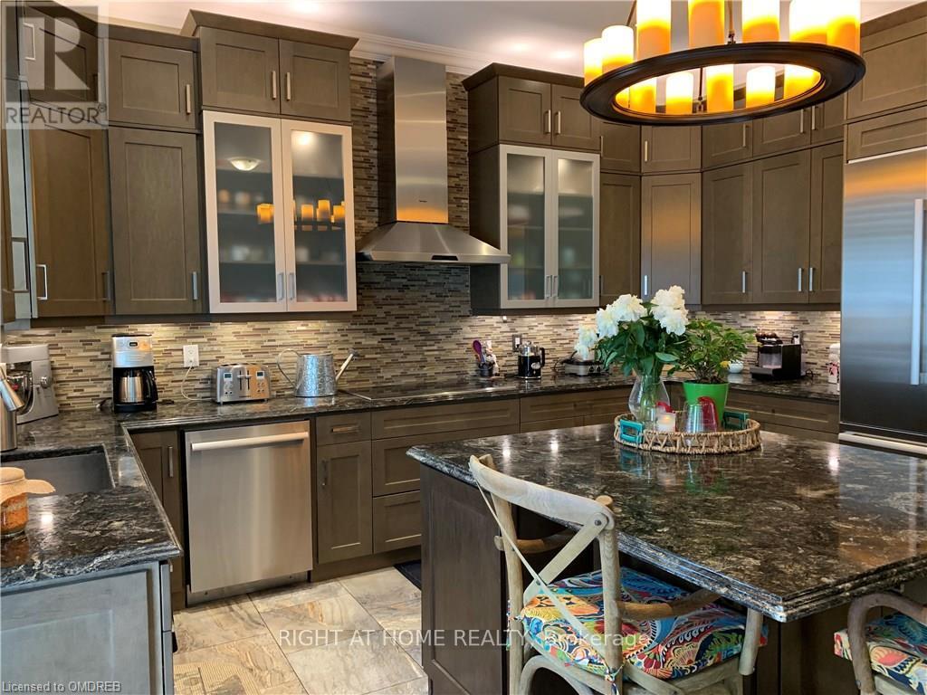 163 Magnolia Crescent, Oakville, Ontario  L6M 0Z8 - Photo 12 - W12577822