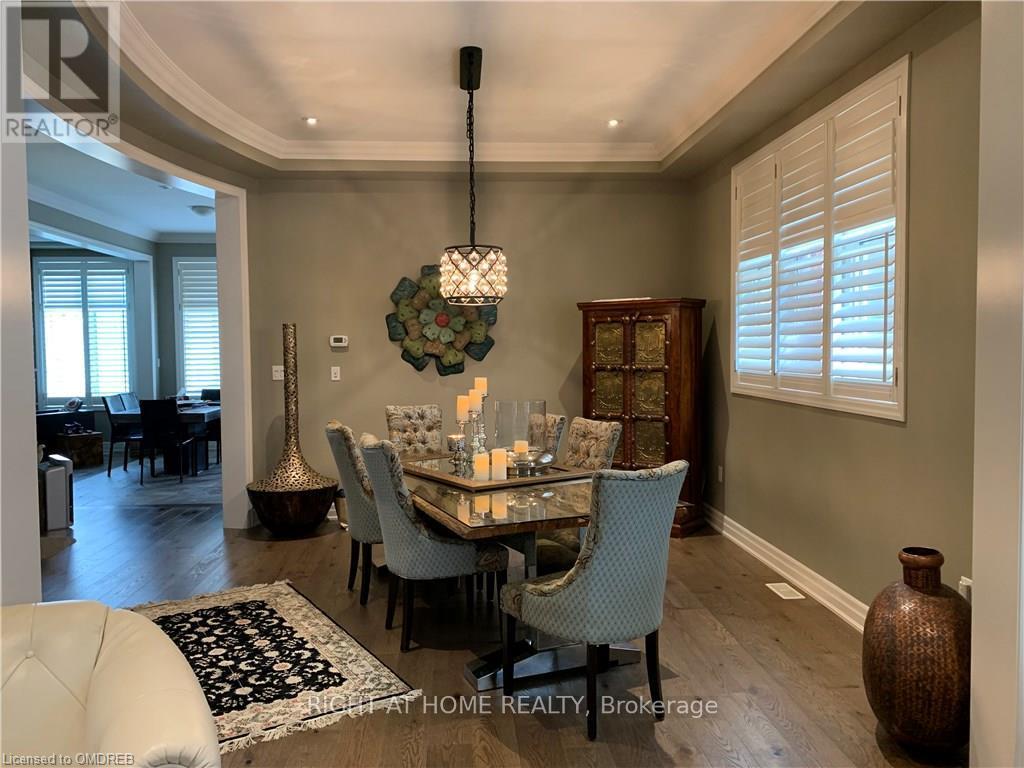 163 Magnolia Crescent, Oakville, Ontario  L6M 0Z8 - Photo 4 - W12577822