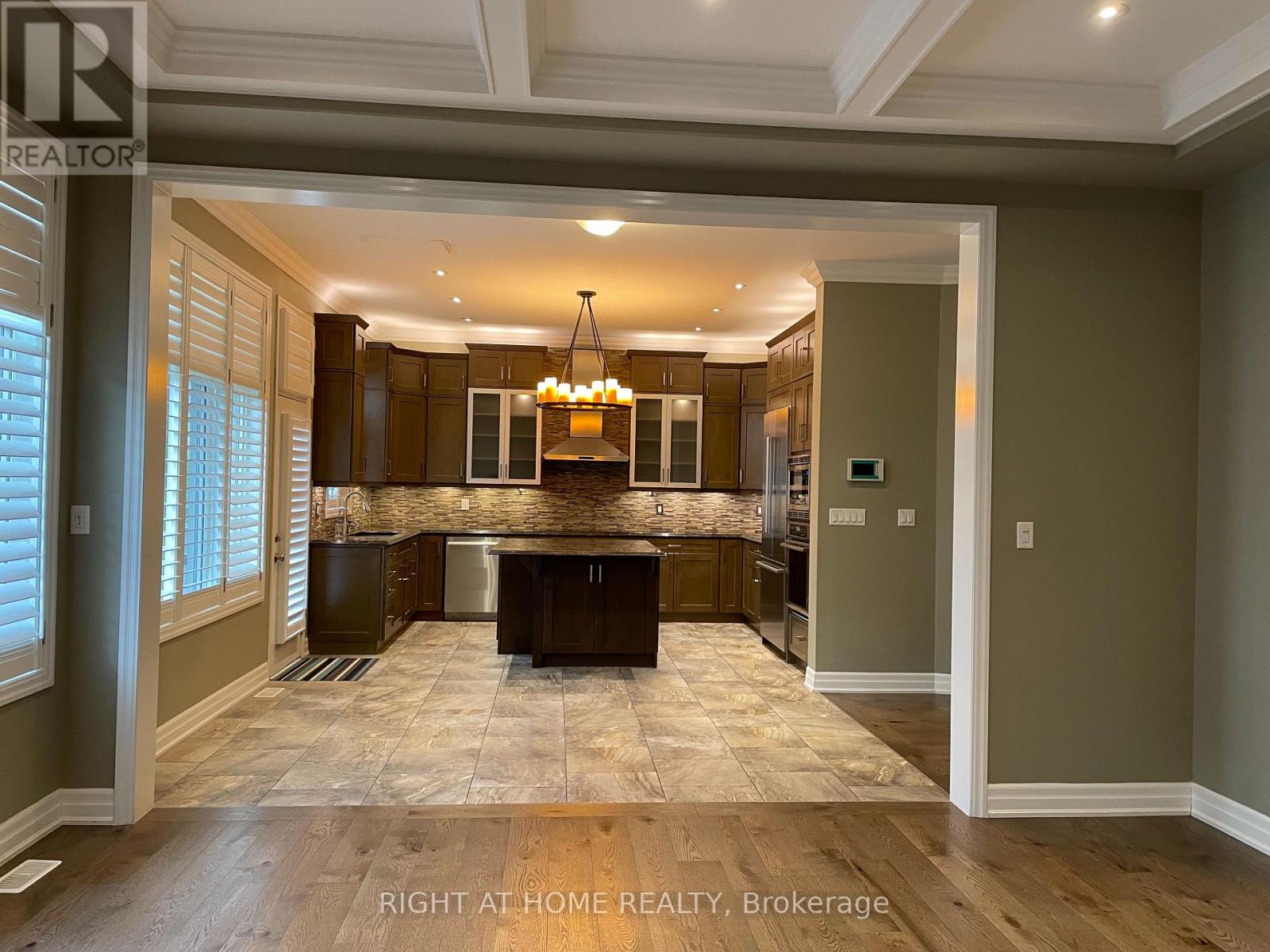 163 Magnolia Crescent, Oakville, Ontario  L6M 0Z8 - Photo 7 - W12577822