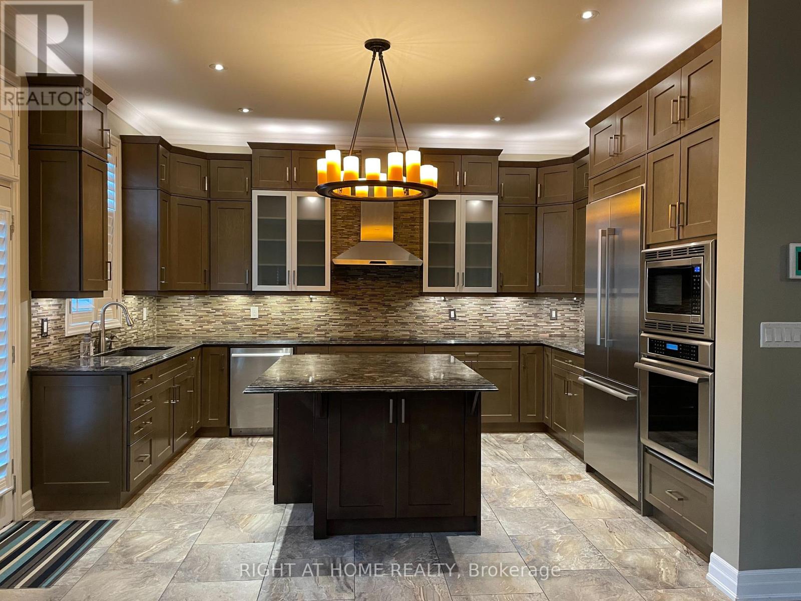 163 Magnolia Crescent, Oakville, Ontario  L6M 0Z8 - Photo 8 - W12577822