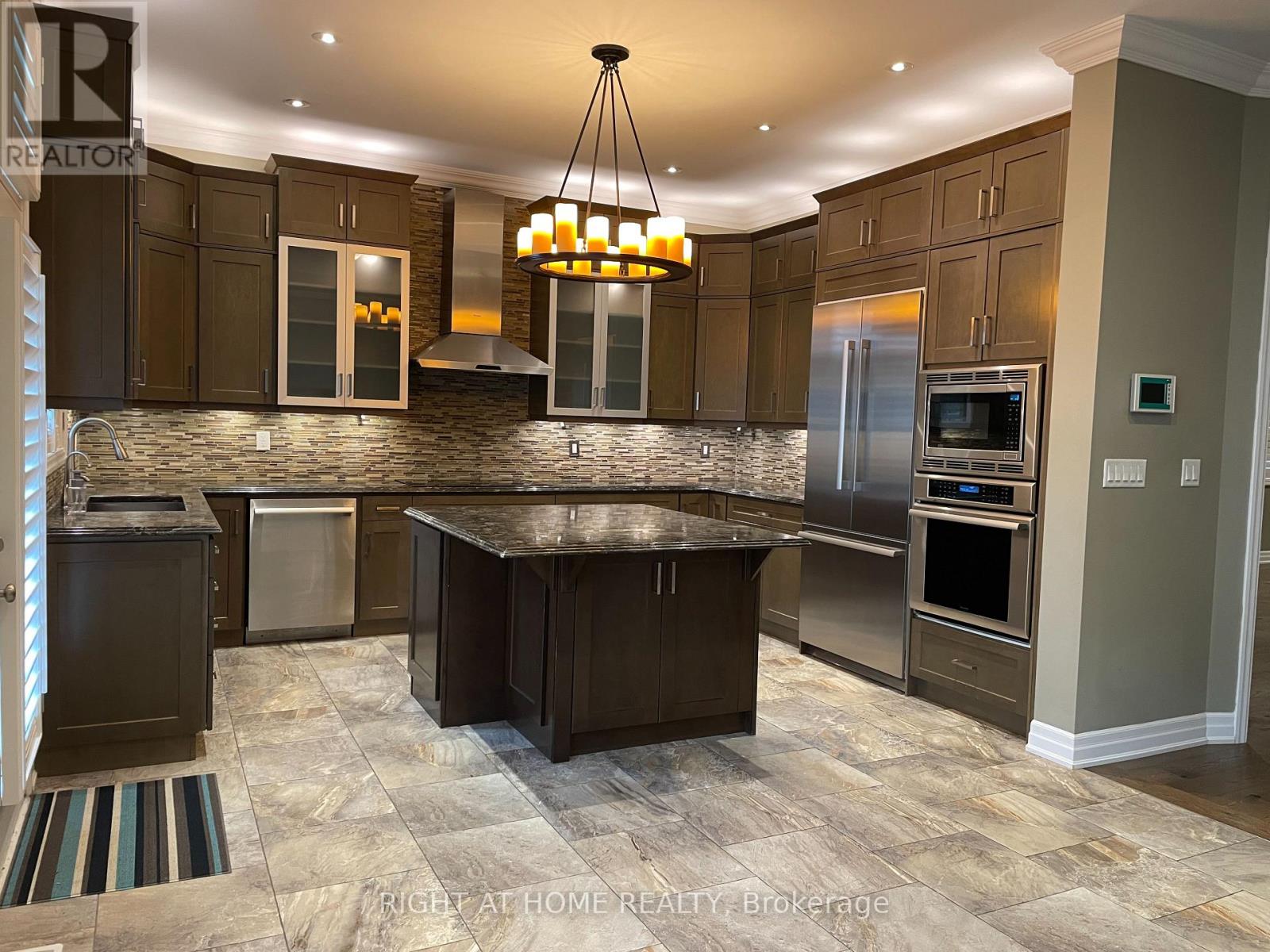 163 Magnolia Crescent, Oakville, Ontario  L6M 0Z8 - Photo 9 - W12577822