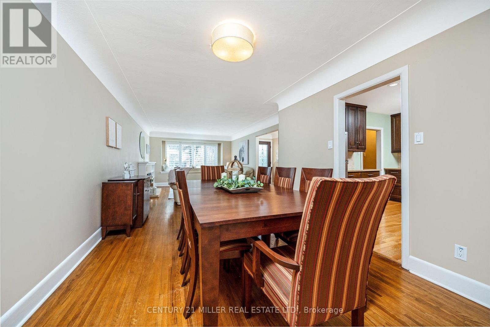 21 Townsend Avenue, Burlington, Ontario  L7T 1Y5 - Photo 10 - W12577840