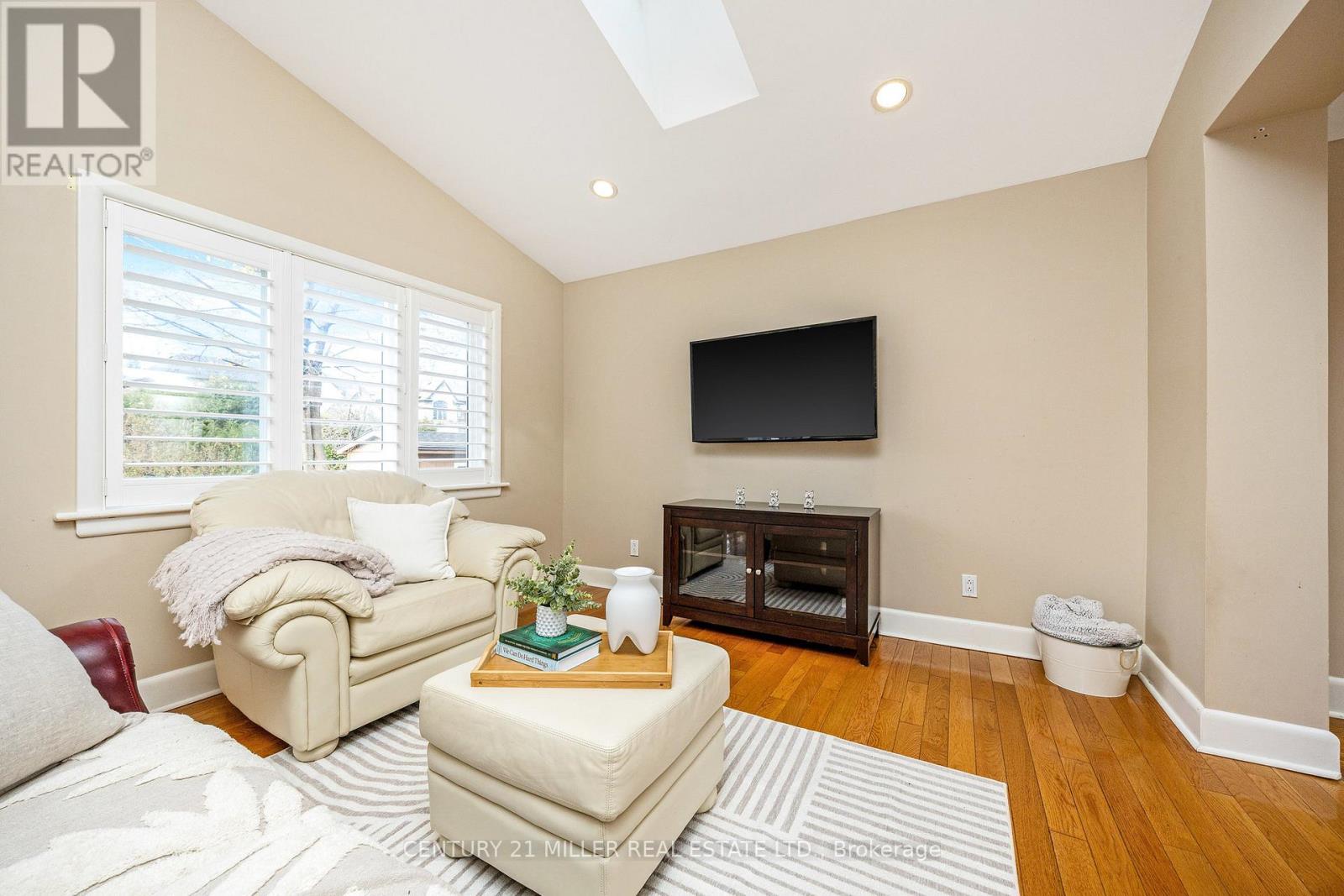 21 Townsend Avenue, Burlington, Ontario  L7T 1Y5 - Photo 11 - W12577840