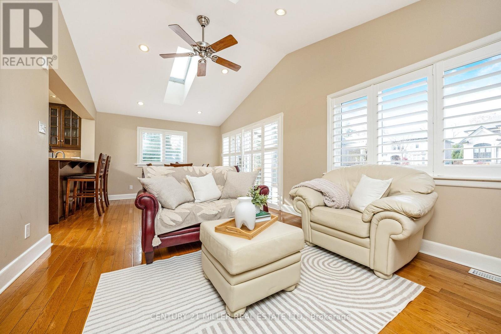 21 Townsend Avenue, Burlington, Ontario  L7T 1Y5 - Photo 12 - W12577840