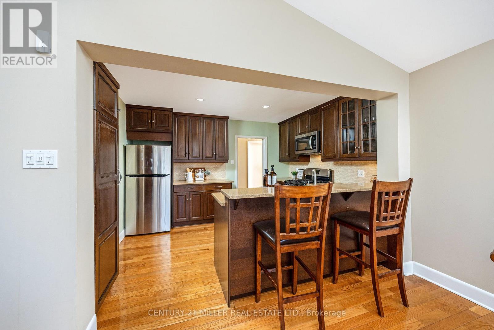 21 Townsend Avenue, Burlington, Ontario  L7T 1Y5 - Photo 17 - W12577840