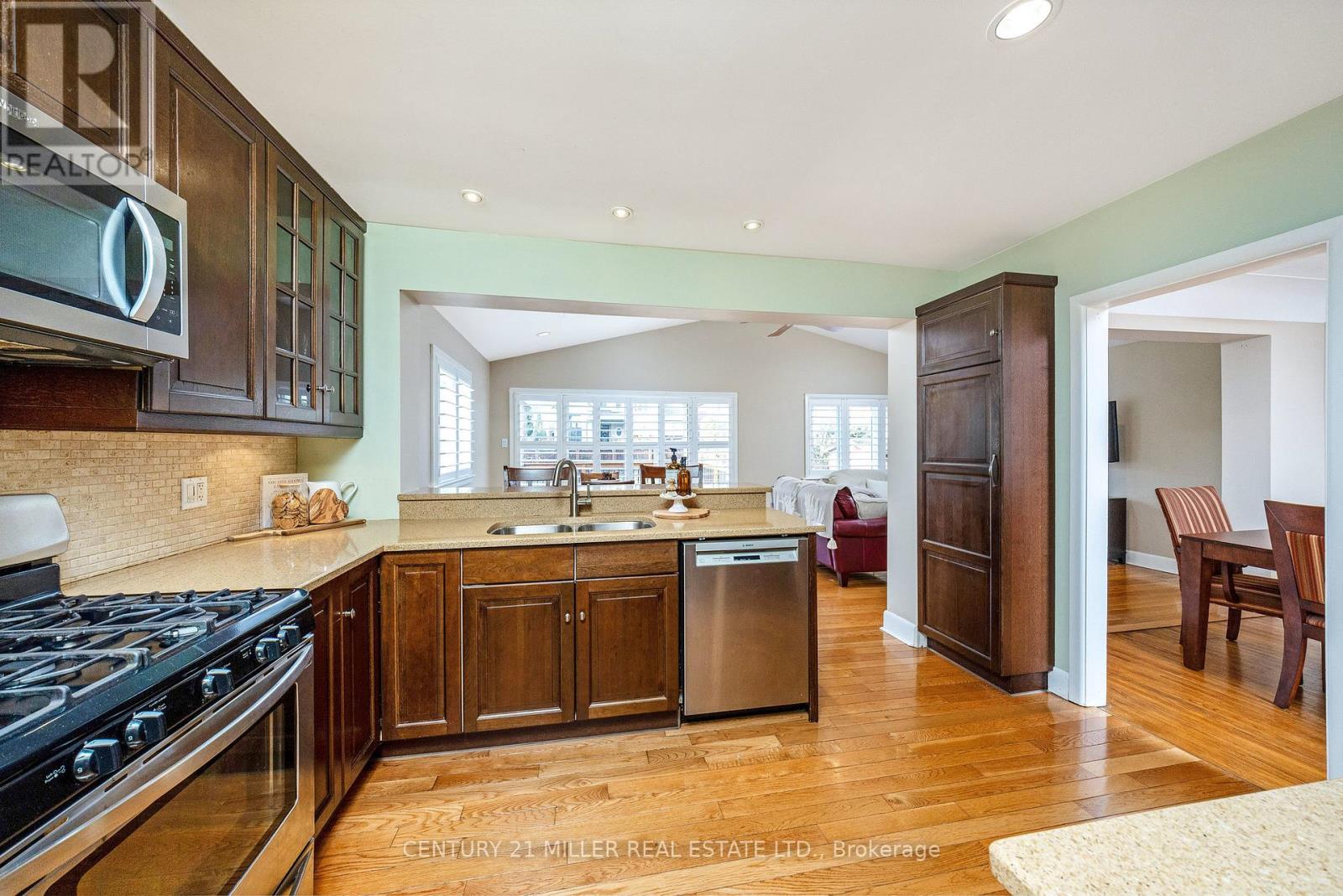 21 Townsend Avenue, Burlington, Ontario  L7T 1Y5 - Photo 20 - W12577840