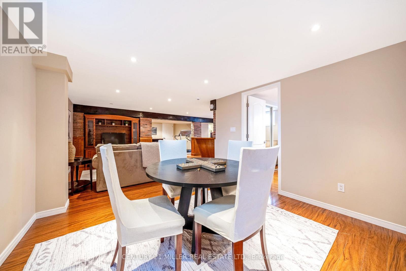 21 Townsend Avenue, Burlington, Ontario  L7T 1Y5 - Photo 34 - W12577840