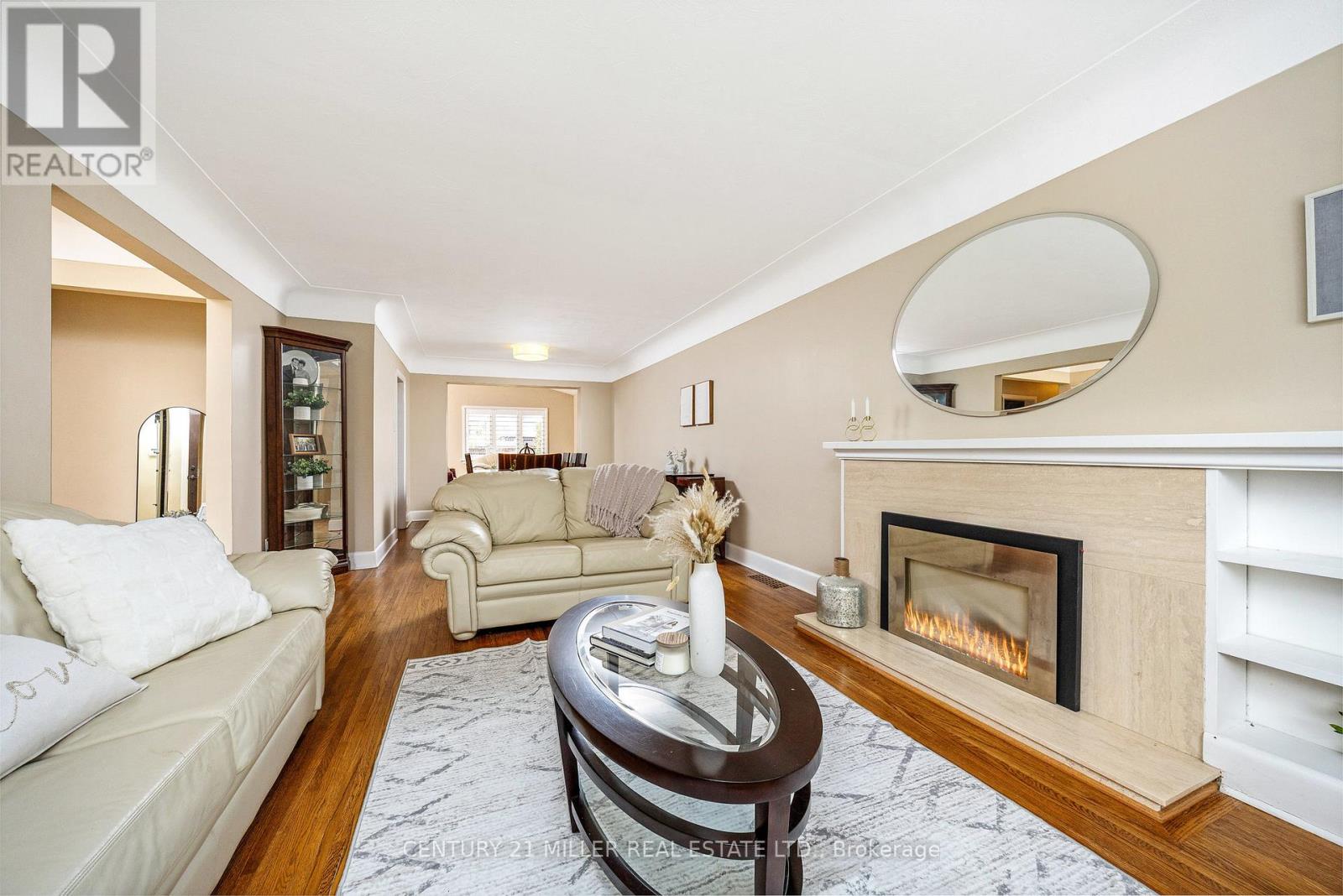 21 Townsend Avenue, Burlington, Ontario  L7T 1Y5 - Photo 7 - W12577840