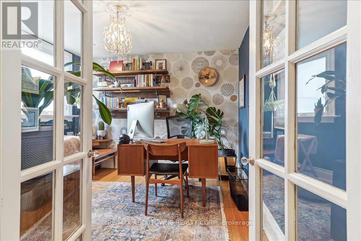 5 Milton Street, Toronto, Ontario  M8Y 2X4 - Photo 15 - W12577856