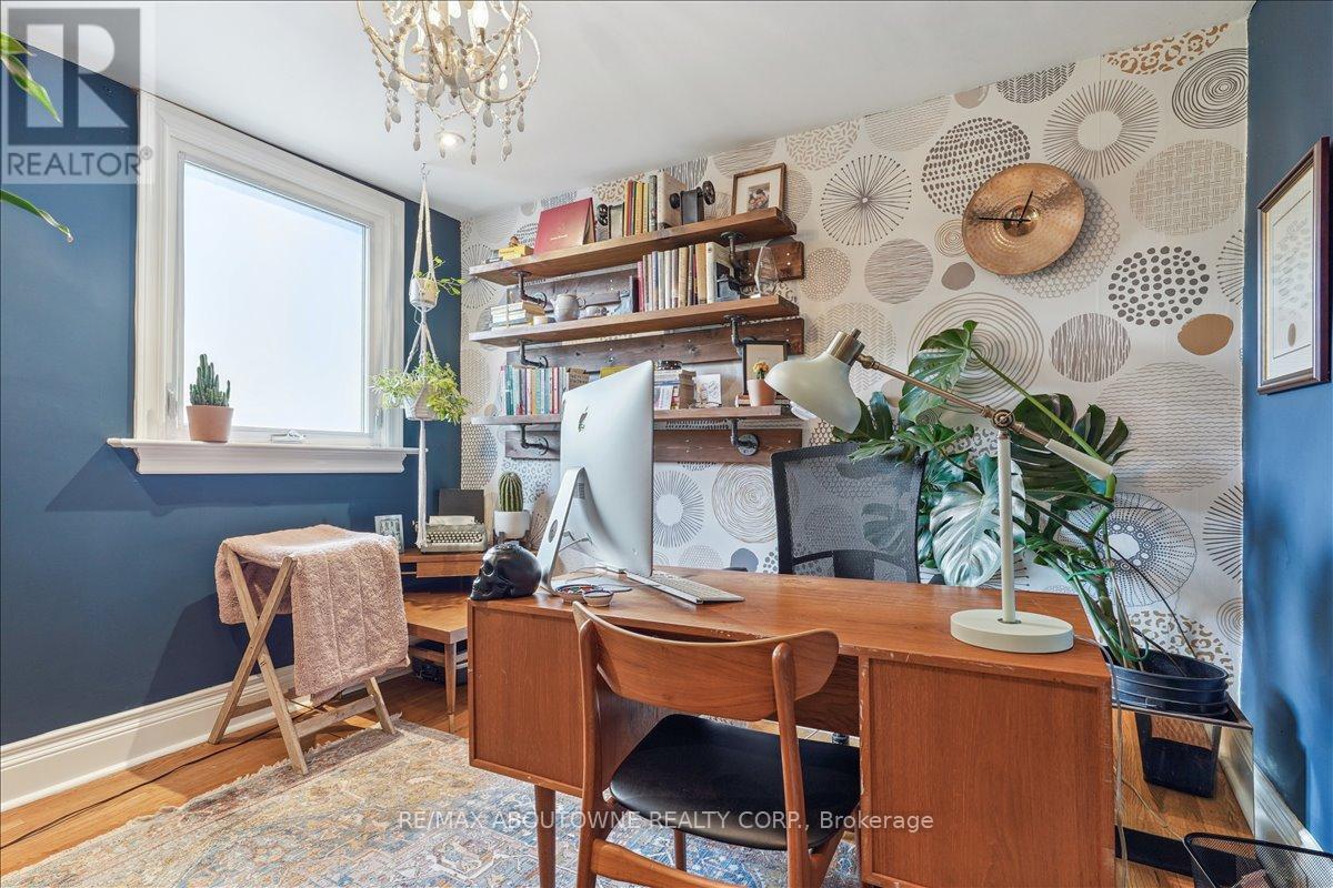 5 Milton Street, Toronto, Ontario  M8Y 2X4 - Photo 16 - W12577856