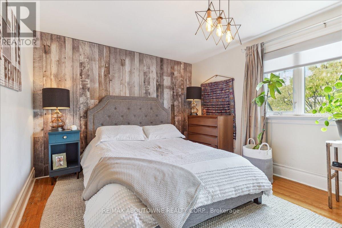 5 Milton Street, Toronto, Ontario  M8Y 2X4 - Photo 17 - W12577856