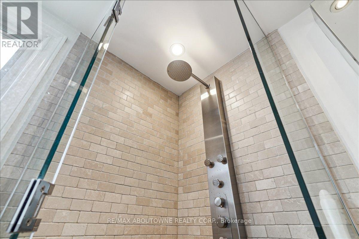 5 Milton Street, Toronto, Ontario  M8Y 2X4 - Photo 20 - W12577856