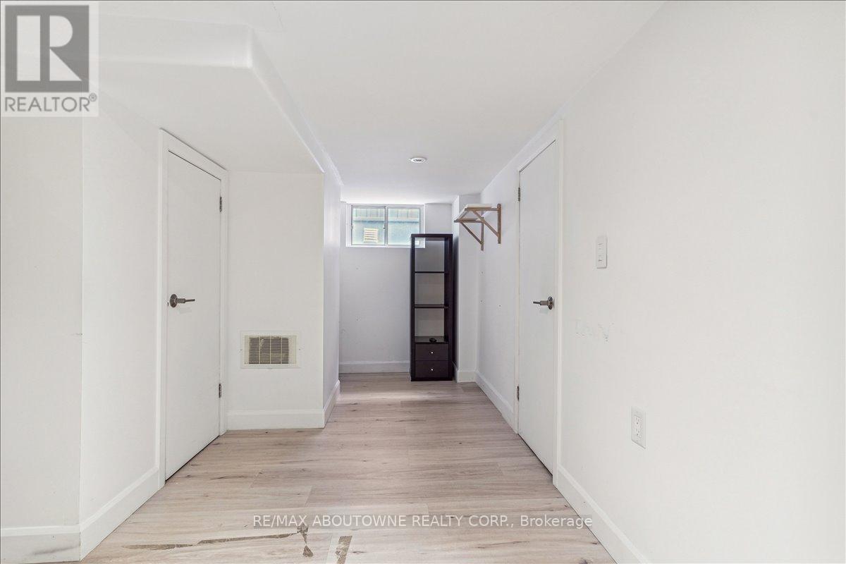 5 Milton Street, Toronto, Ontario  M8Y 2X4 - Photo 22 - W12577856