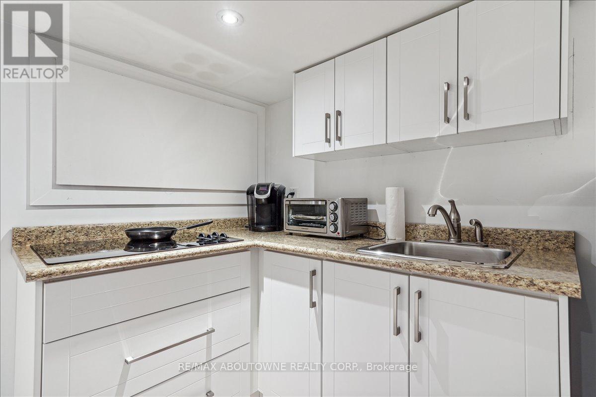 5 Milton Street, Toronto, Ontario  M8Y 2X4 - Photo 25 - W12577856