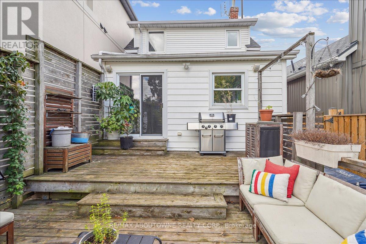 5 Milton Street, Toronto, Ontario  M8Y 2X4 - Photo 32 - W12577856