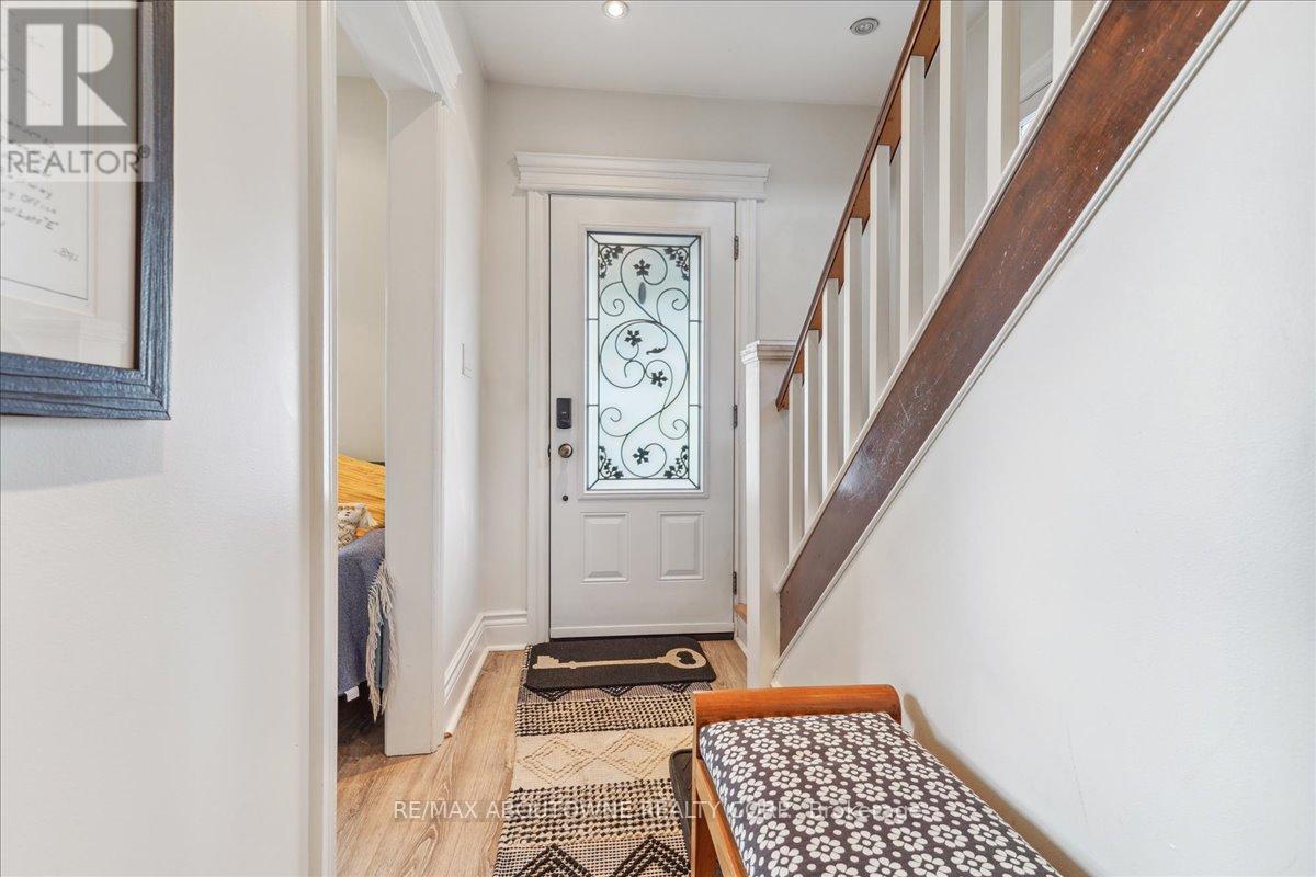 5 Milton Street, Toronto, Ontario  M8Y 2X4 - Photo 4 - W12577856