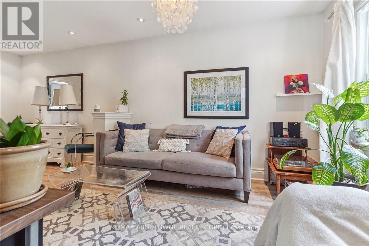 5 Milton Street, Toronto, Ontario  M8Y 2X4 - Photo 6 - W12577856