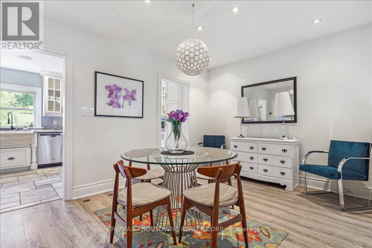 5 Milton Street, Toronto, Ontario  M8Y 2X4 - Photo 8 - W12577856