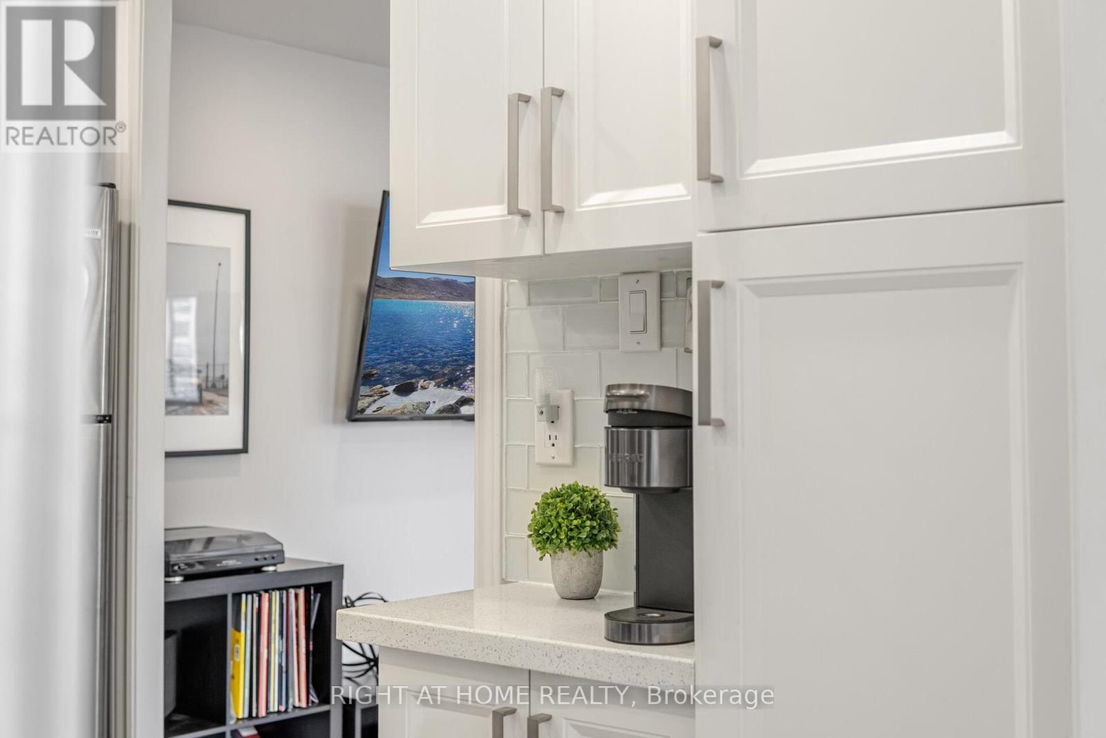 1209 - 3590 Kaneff Crescent, Mississauga, Ontario  L5A 3X3 - Photo 12 - W12577858