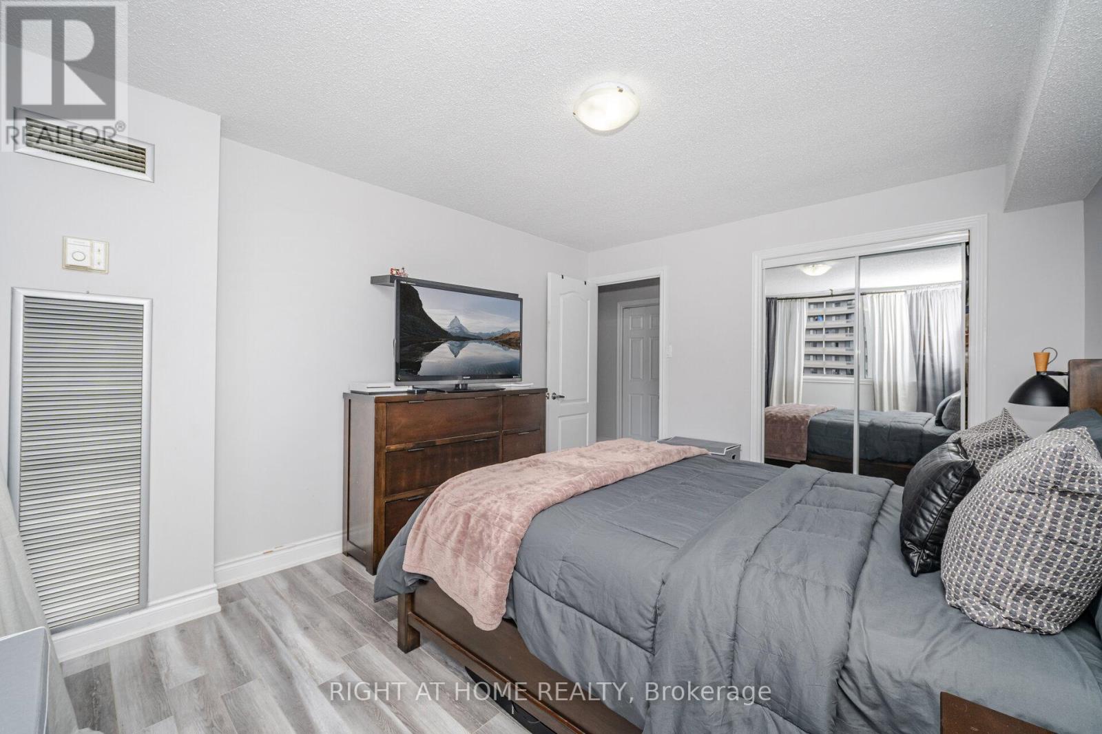 1209 - 3590 Kaneff Crescent, Mississauga, Ontario  L5A 3X3 - Photo 25 - W12577858