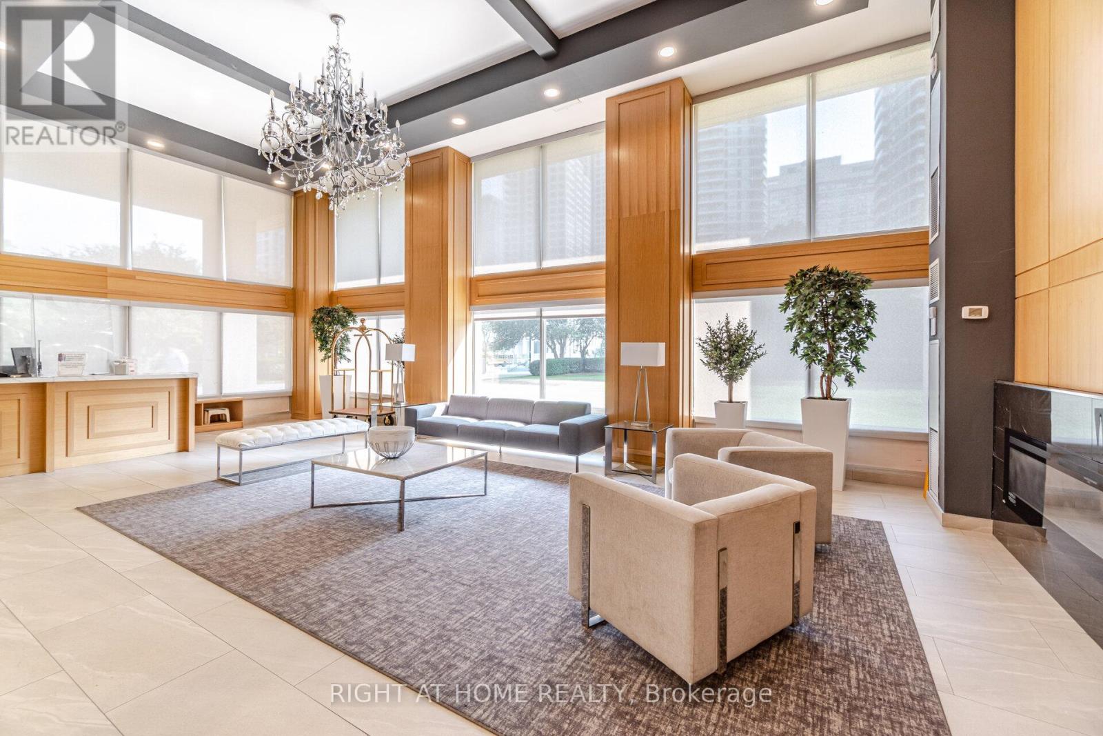 1209 - 3590 Kaneff Crescent, Mississauga, Ontario  L5A 3X3 - Photo 3 - W12577858