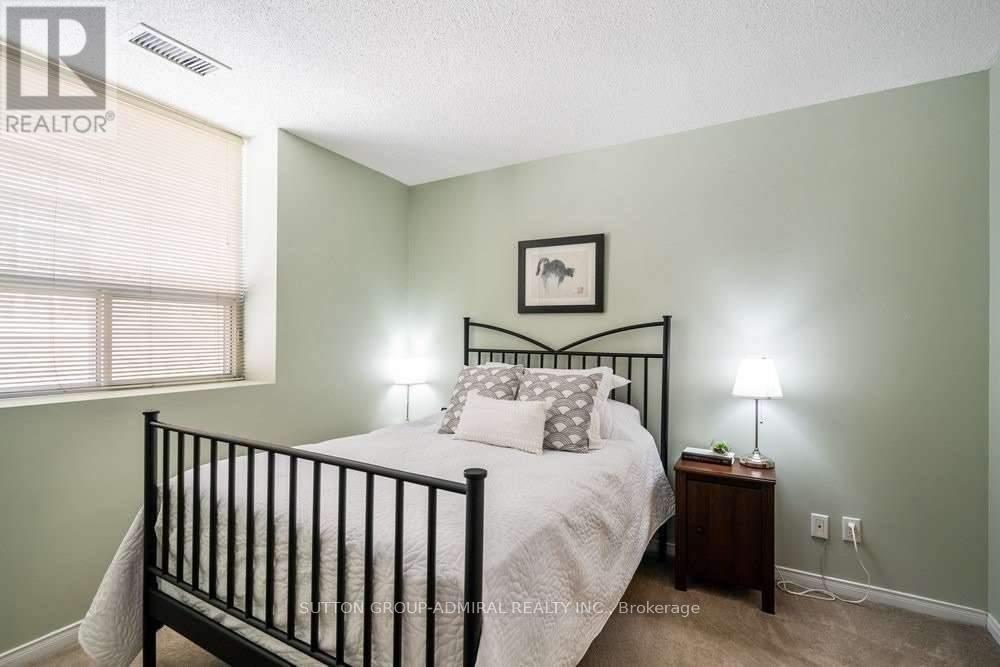 204 - 4198 Dundas Street W, Toronto, Ontario  M8X 1Y6 - Photo 11 - W12577894