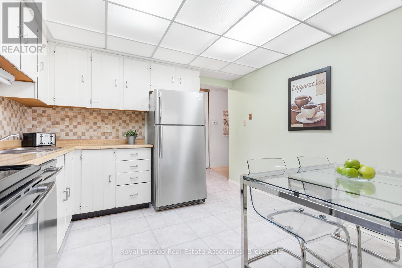 4097 Pheasant Run, Mississauga, Ontario  L5L 2C2 - Photo 10 - W12577898