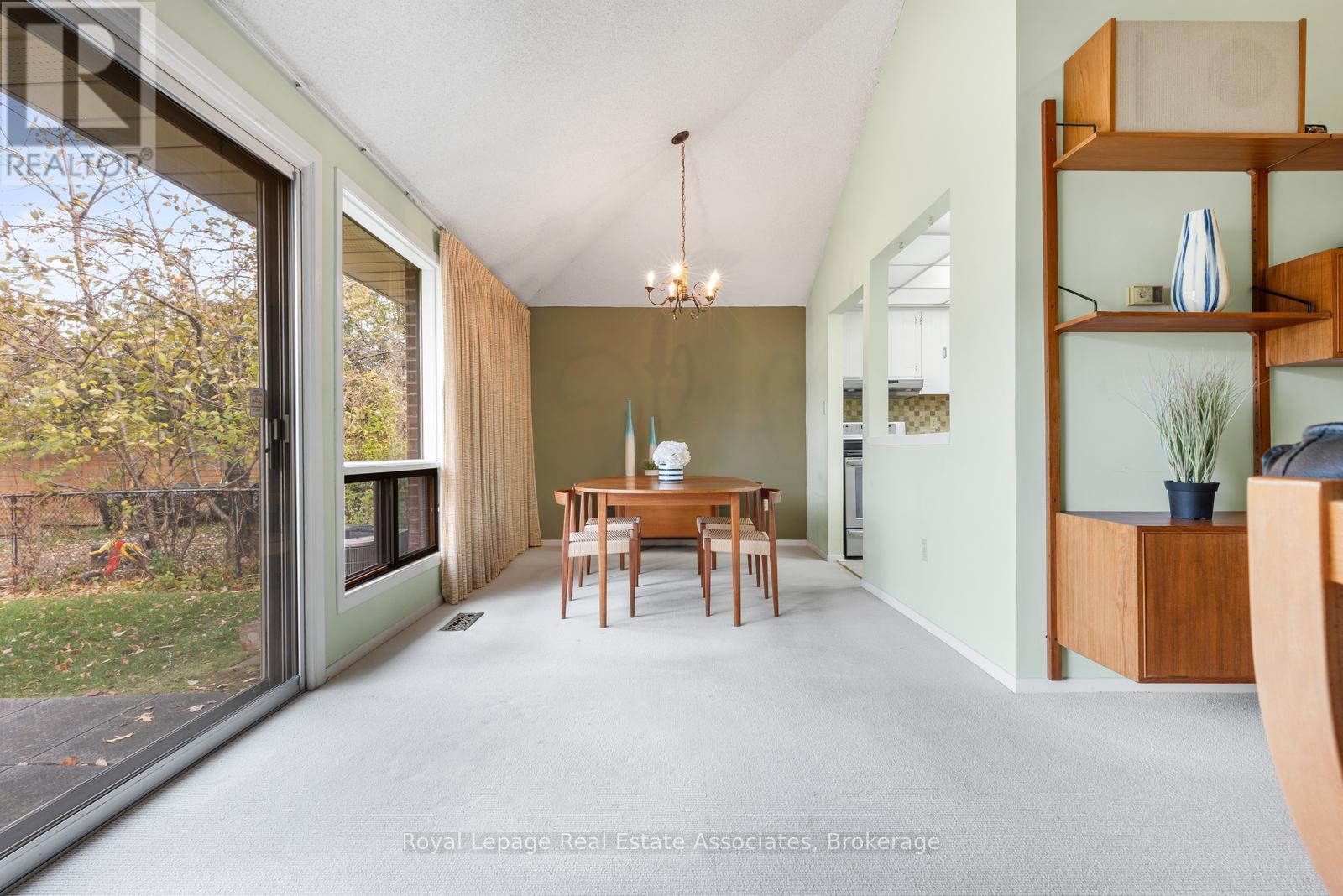 4097 Pheasant Run, Mississauga, Ontario  L5L 2C2 - Photo 7 - W12577898