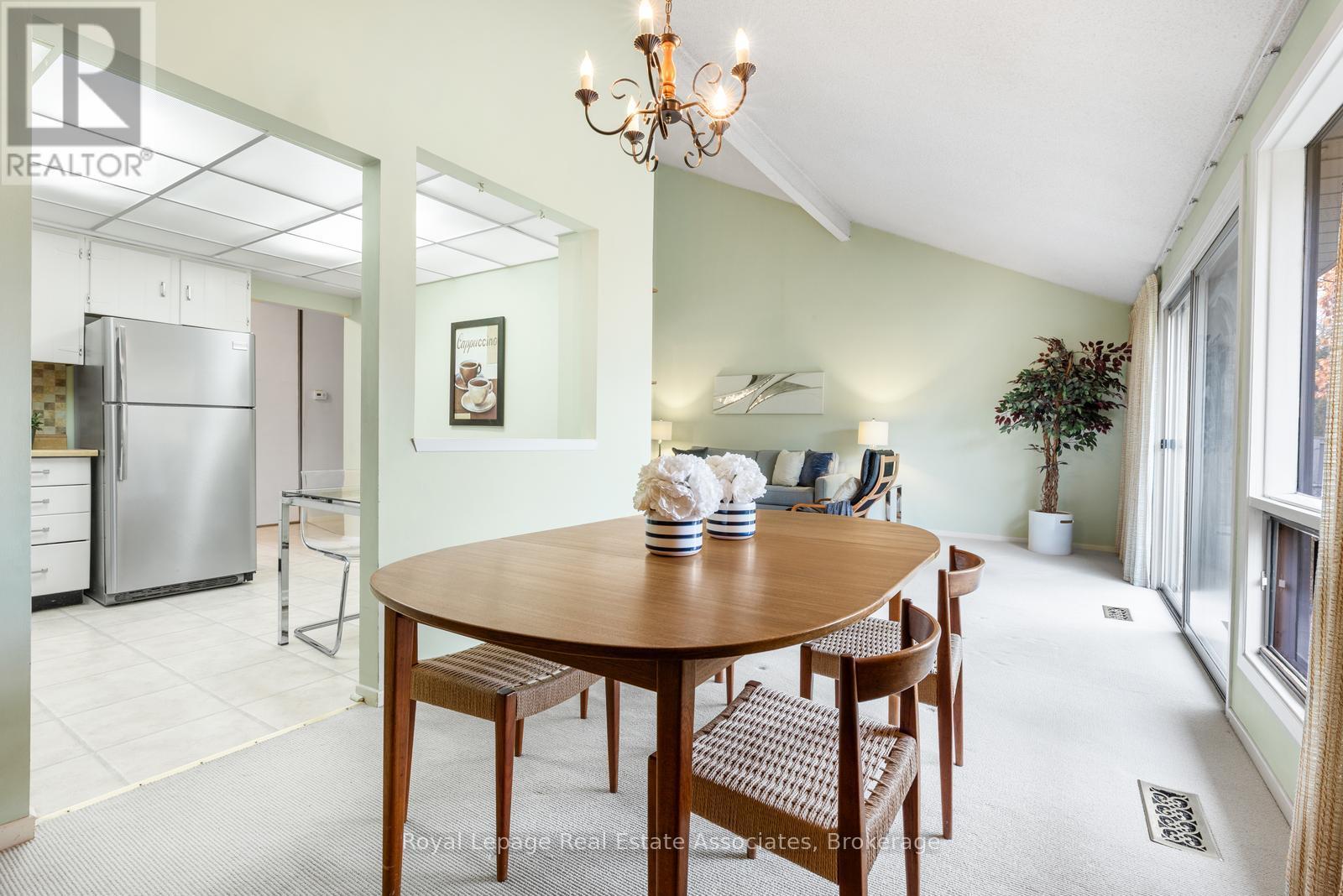 4097 Pheasant Run, Mississauga, Ontario  L5L 2C2 - Photo 9 - W12577898