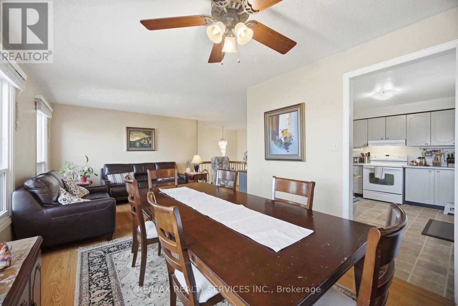 18 Myna Court, Brampton, Ontario  L6S 4H8 - Photo 15 - W12577912