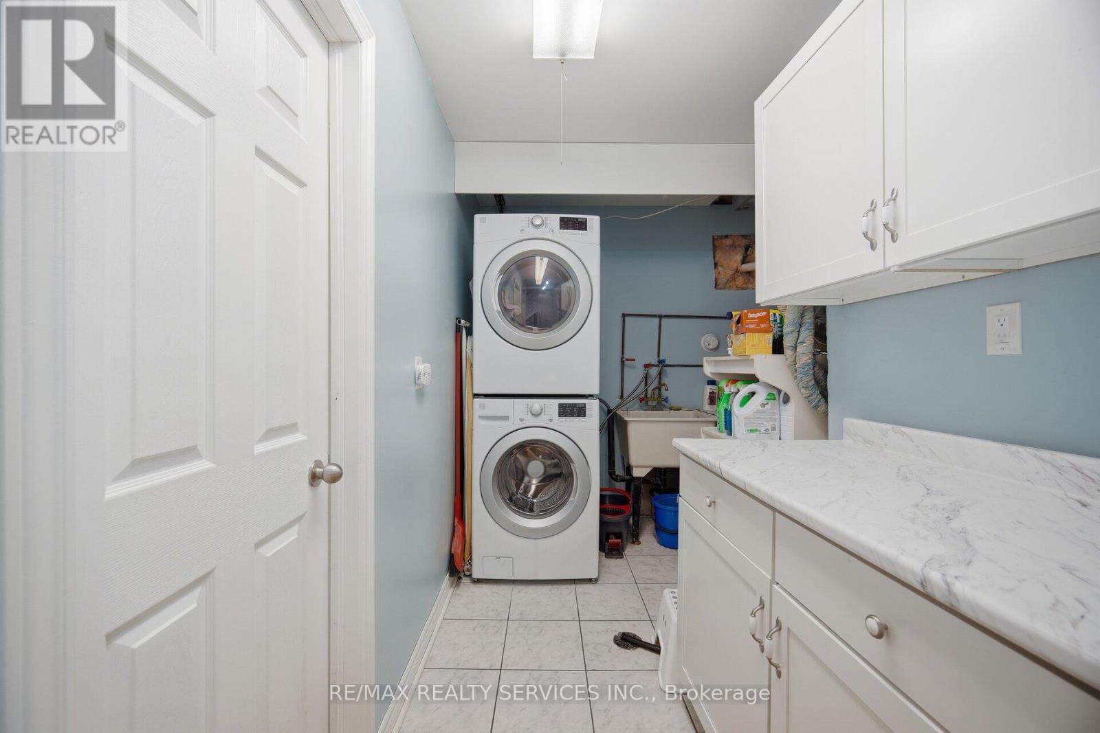 18 Myna Court, Brampton, Ontario  L6S 4H8 - Photo 38 - W12577912