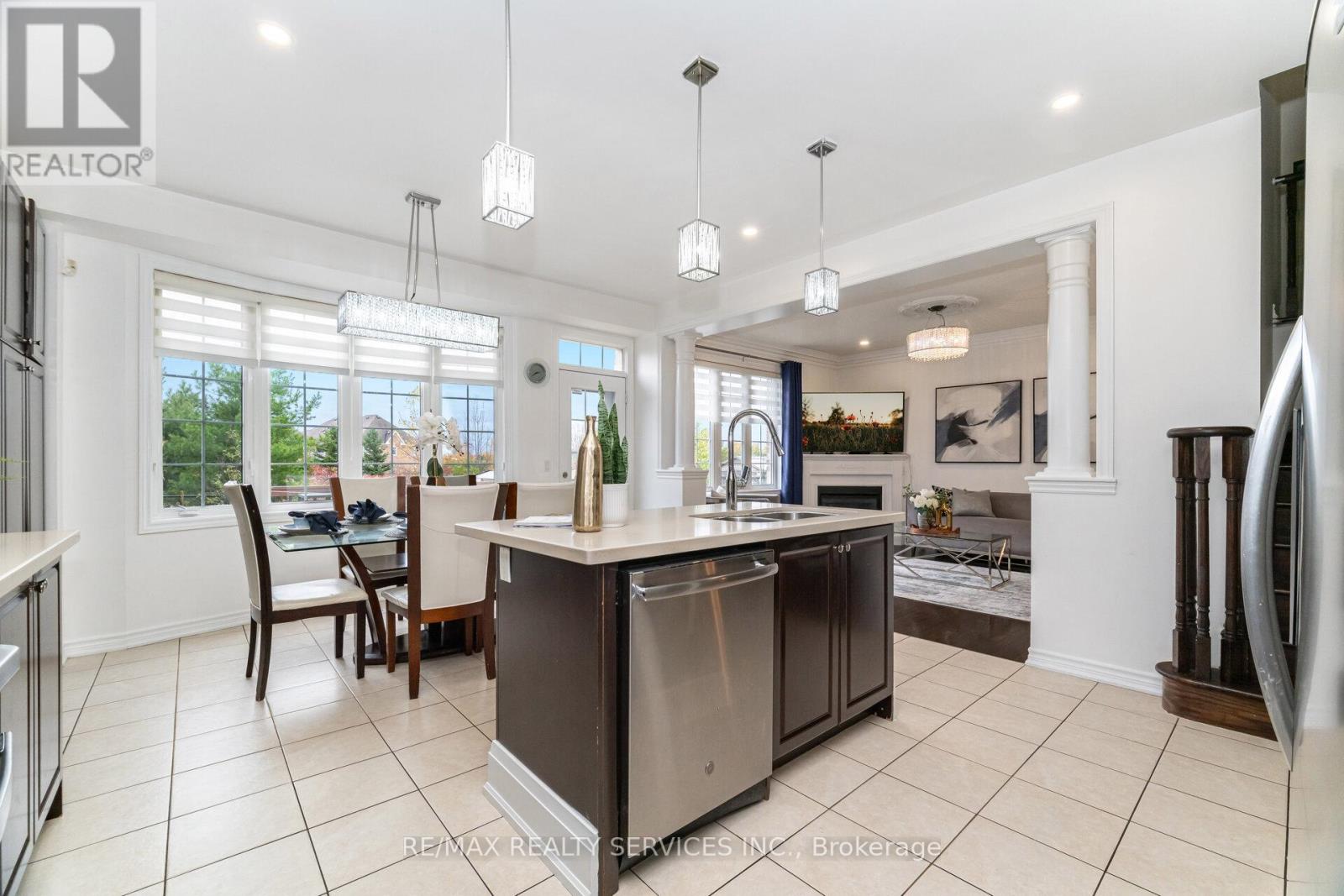 51 Larson Peak Road, Caledon, Ontario  L7C 3P3 - Photo 13 - W12577920