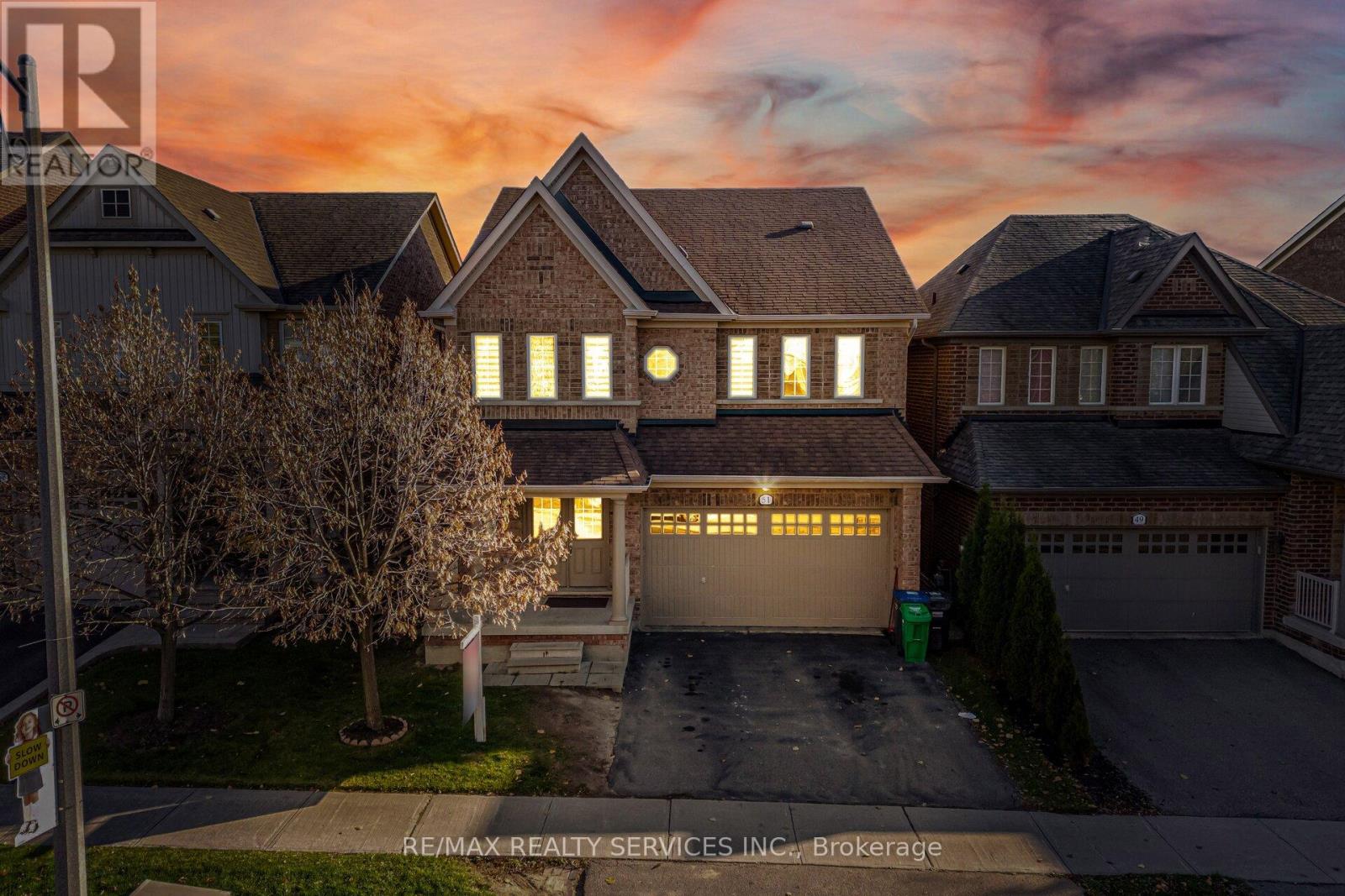 51 Larson Peak Road, Caledon, Ontario  L7C 3P3 - Photo 2 - W12577920