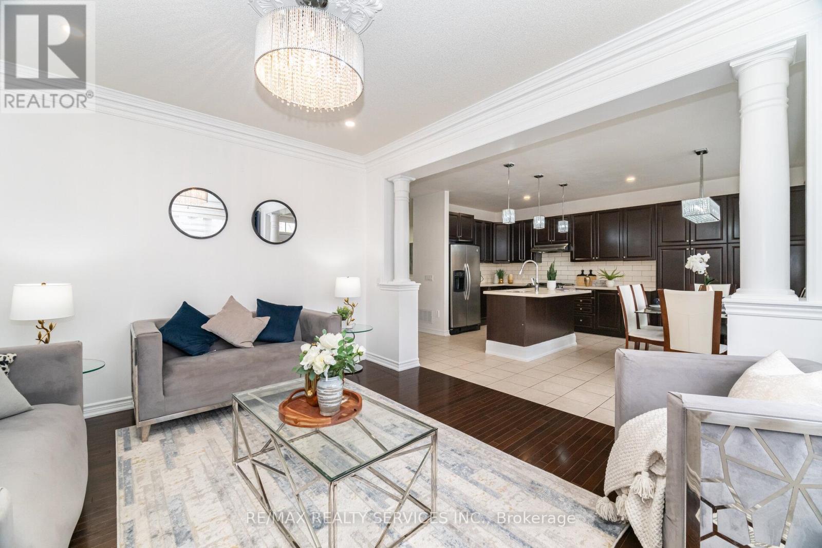 51 Larson Peak Road, Caledon, Ontario  L7C 3P3 - Photo 3 - W12577920