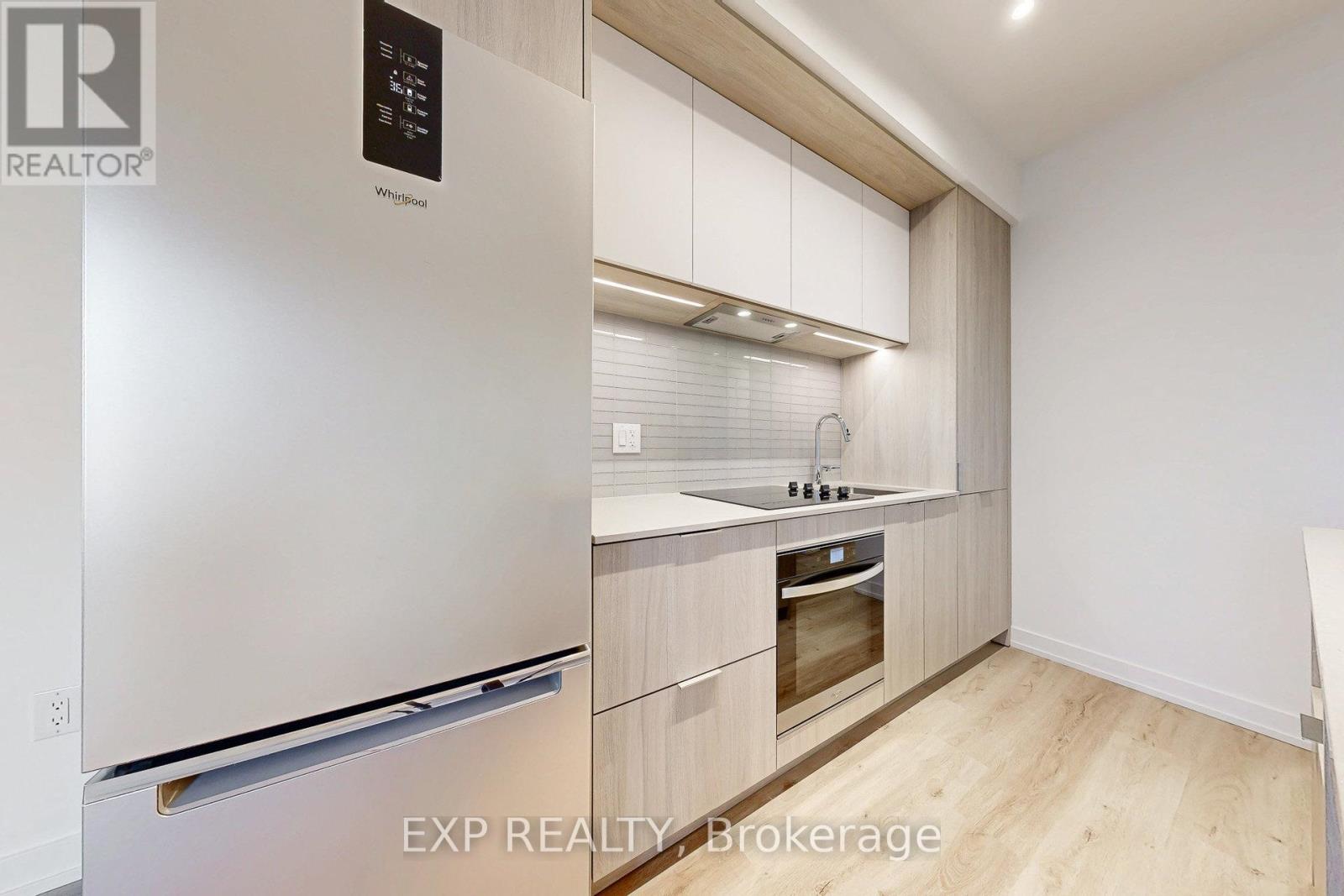 2301 - 395 Square One Drive, Mississauga, Ontario  L5B 0P6 - Photo 13 - W12577976