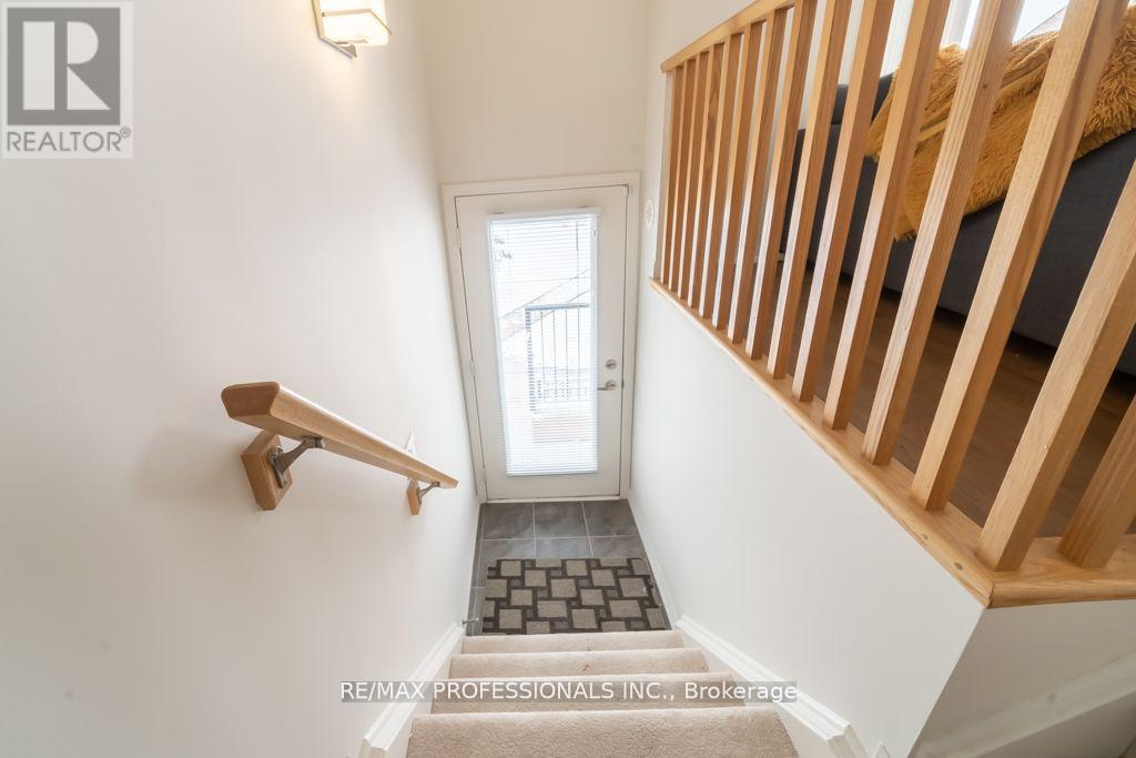 7 - 3135 Boxford Crescent, Mississauga, Ontario  L5M 0P4 - Photo 3 - W12577990