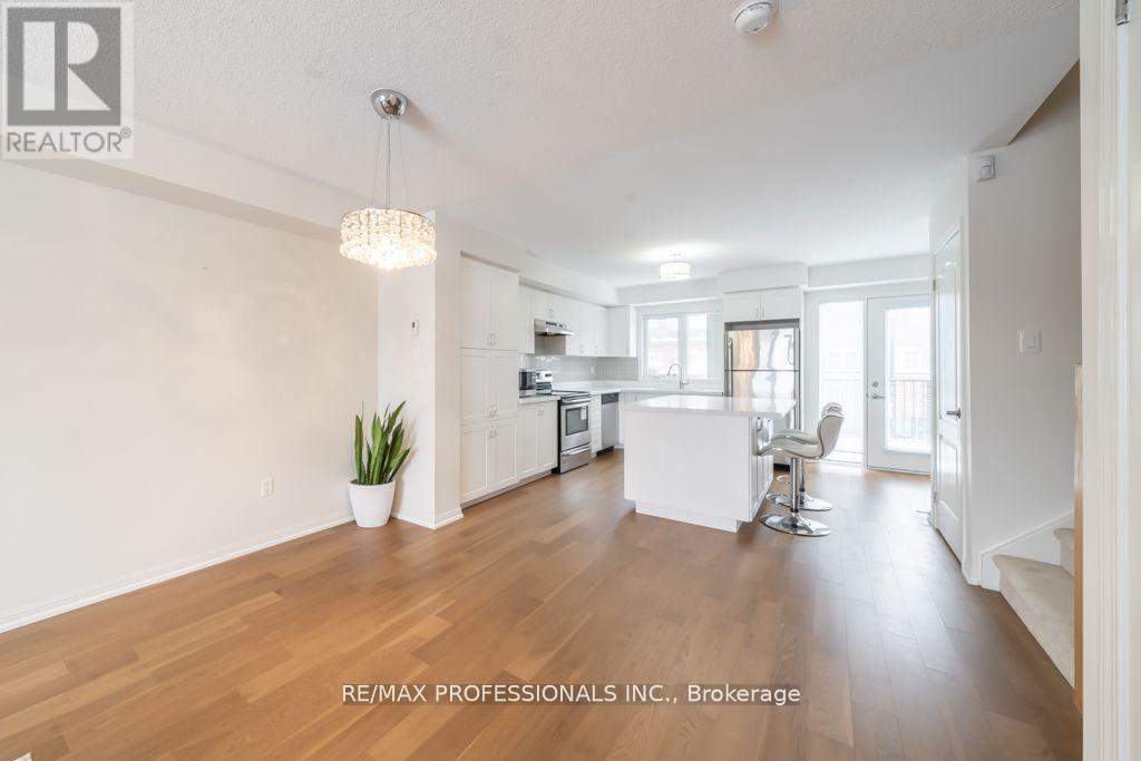 7 - 3135 Boxford Crescent, Mississauga, Ontario  L5M 0P4 - Photo 9 - W12577990