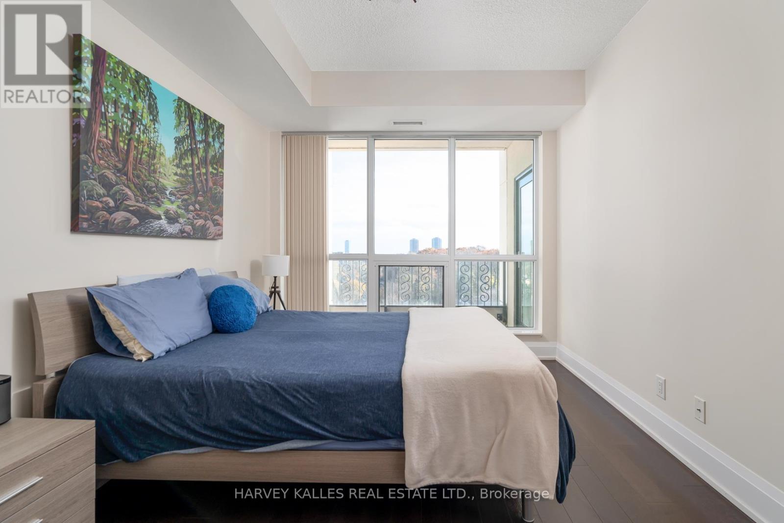 1016 - 1 Old Mill Drive, Toronto, Ontario  M6S 0A1 - Photo 15 - W12577996