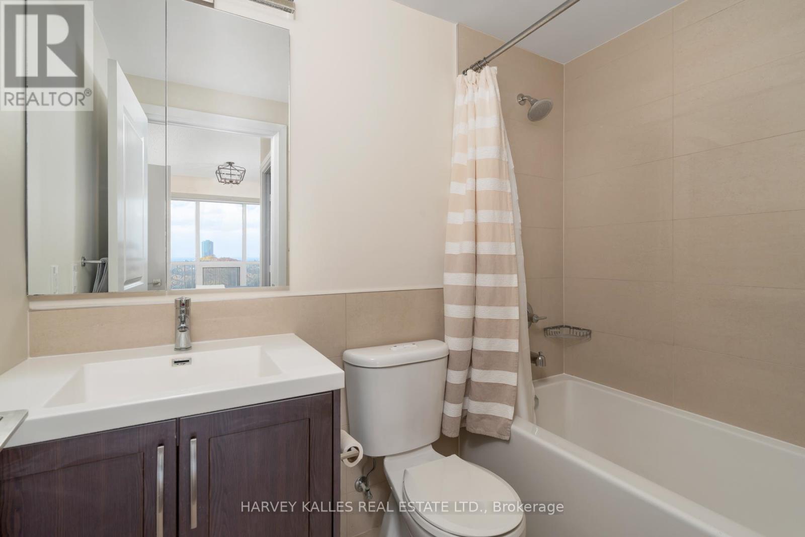 1016 - 1 Old Mill Drive, Toronto, Ontario  M6S 0A1 - Photo 17 - W12577996