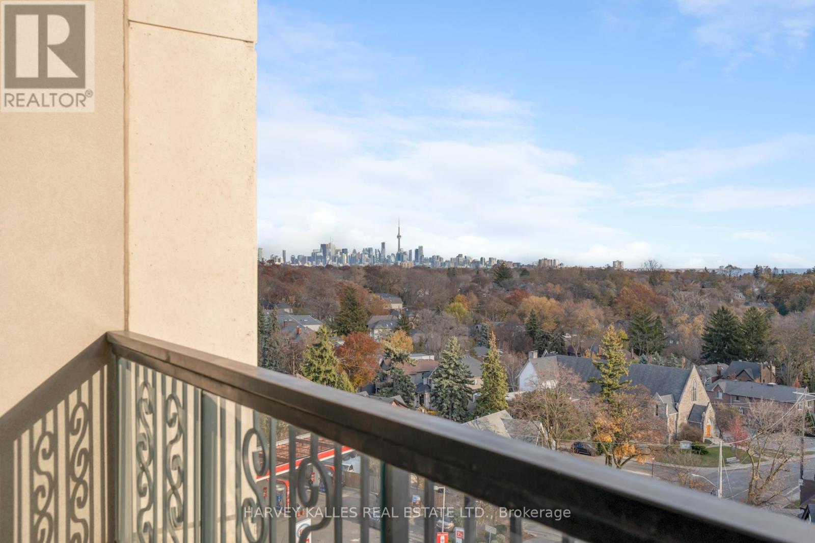 1016 - 1 Old Mill Drive, Toronto, Ontario  M6S 0A1 - Photo 19 - W12577996