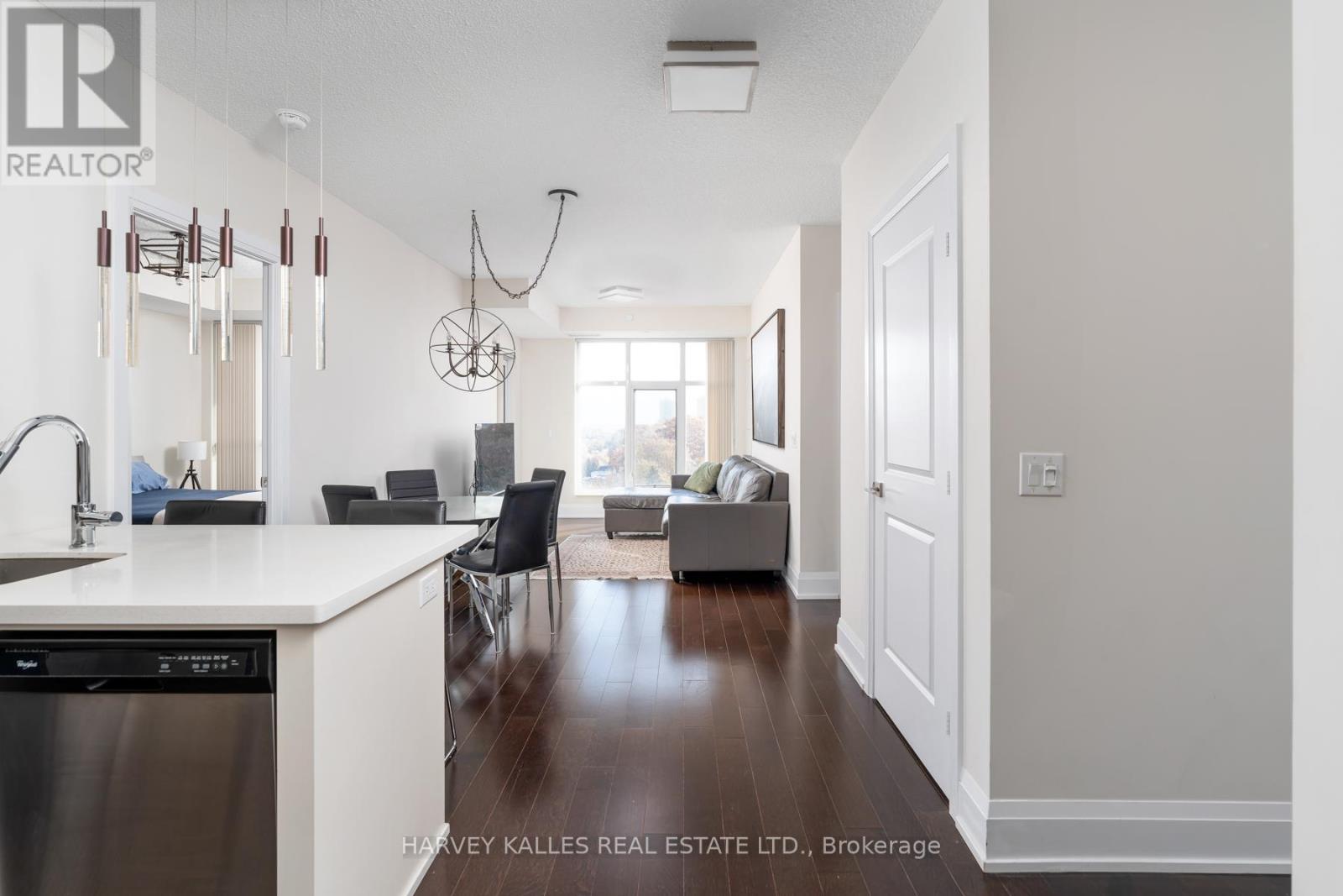 1016 - 1 Old Mill Drive, Toronto, Ontario  M6S 0A1 - Photo 3 - W12577996