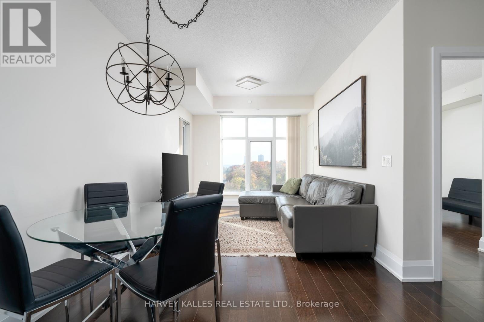 1016 - 1 Old Mill Drive, Toronto, Ontario  M6S 0A1 - Photo 7 - W12577996