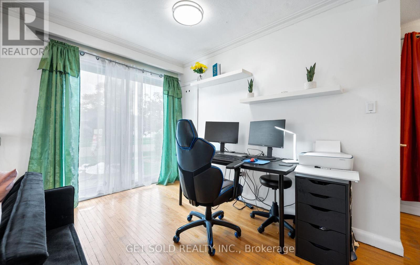 39 Pakenham Drive, Toronto, Ontario  M9W 4B2 - Photo 13 - W12578010