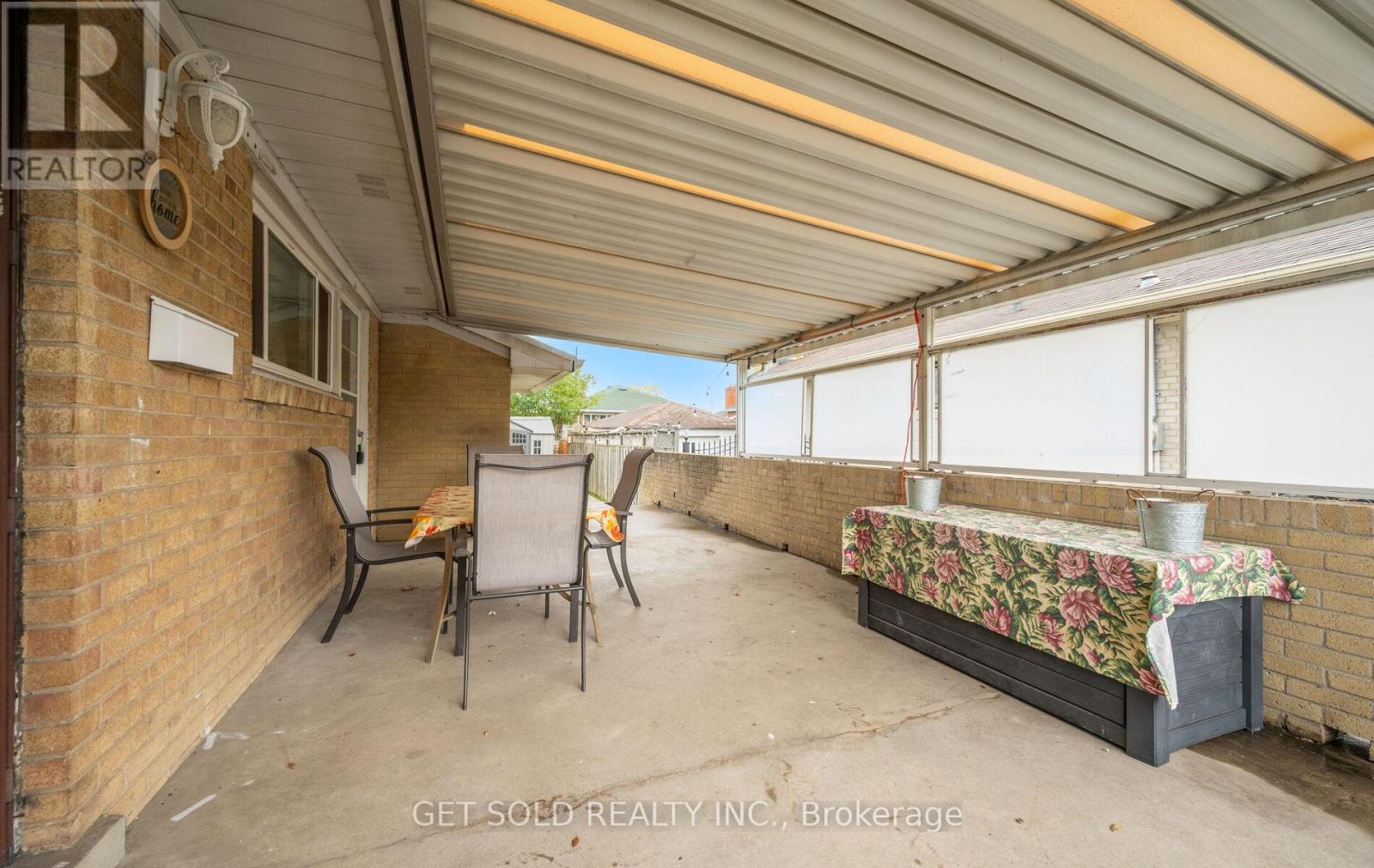 39 Pakenham Drive, Toronto, Ontario  M9W 4B2 - Photo 42 - W12578010