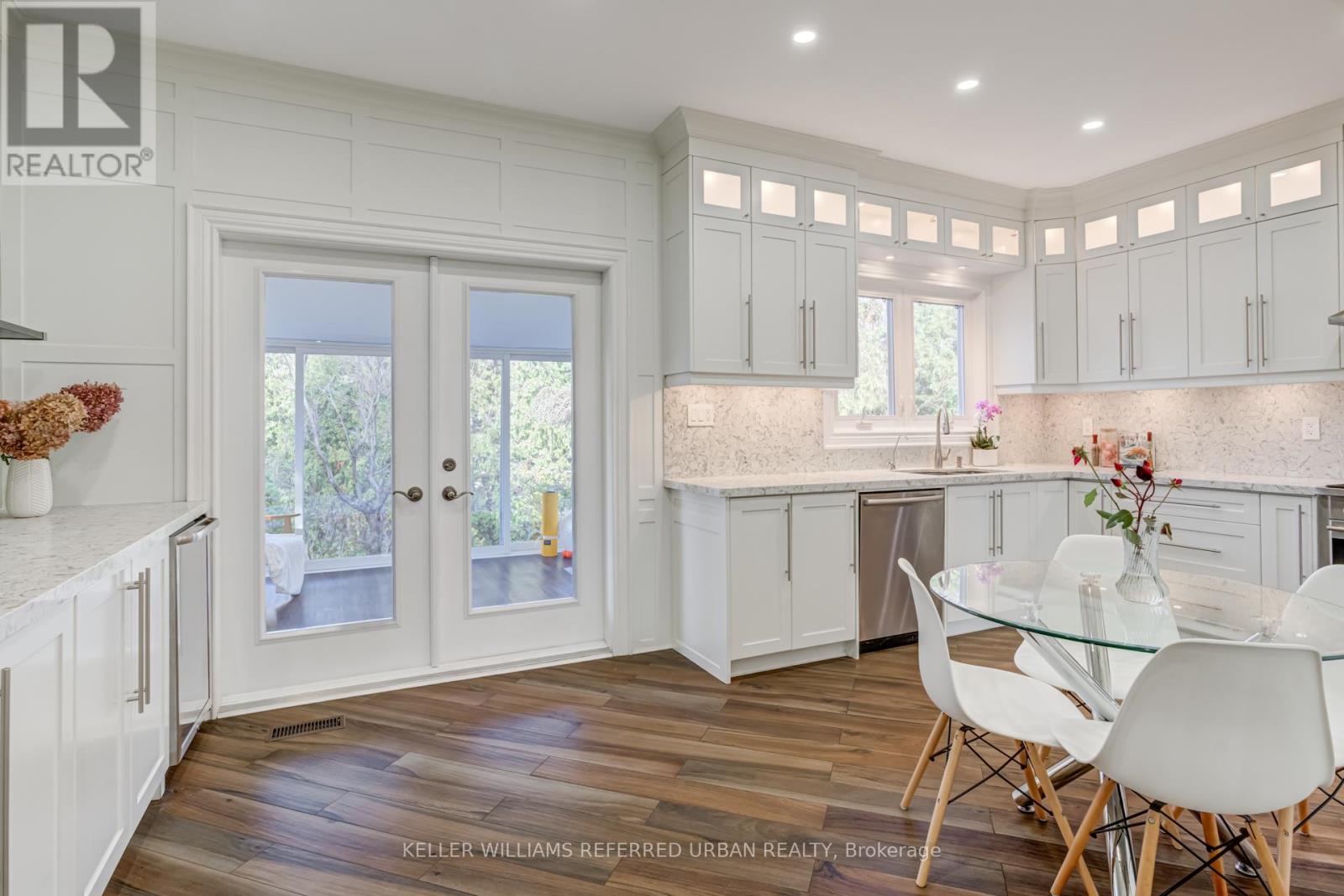 1005 Dormer Street, Mississauga, Ontario  L5E 1T7 - Photo 14 - W12578012