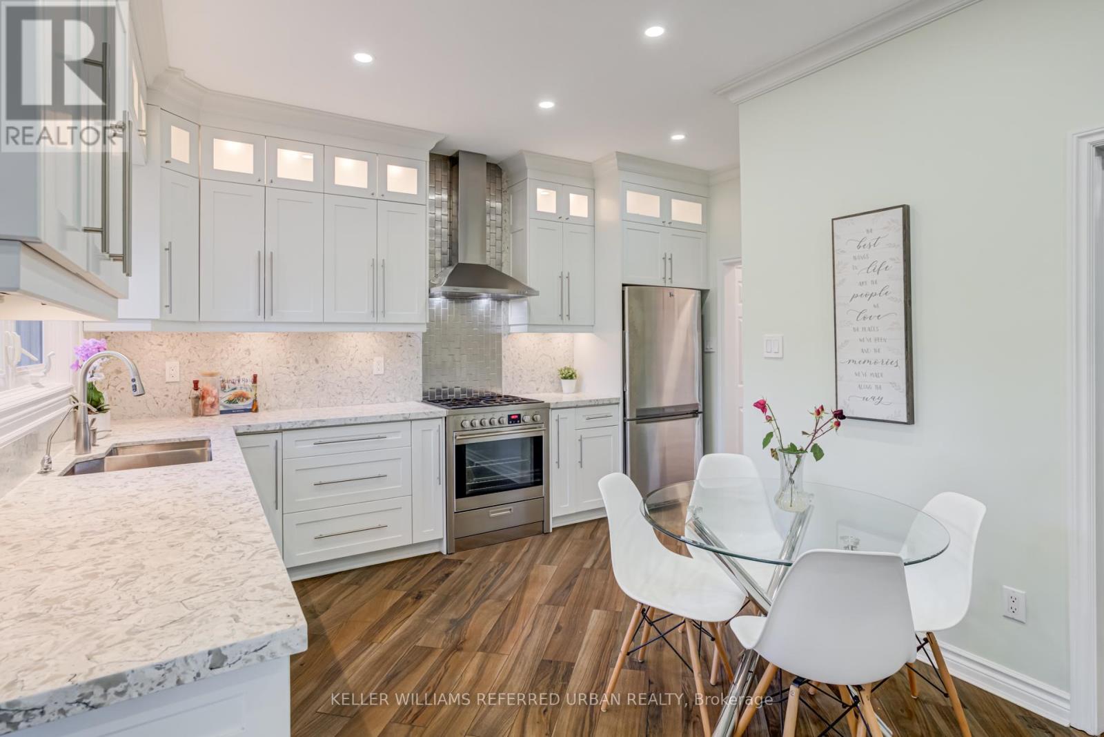 1005 Dormer Street, Mississauga, Ontario  L5E 1T7 - Photo 15 - W12578012