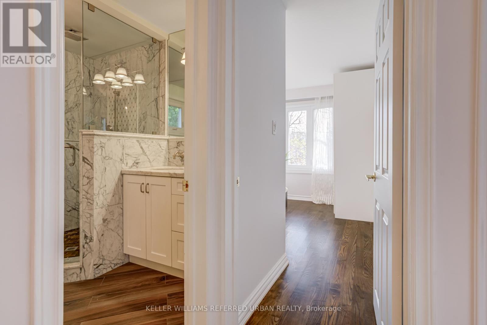 1005 Dormer Street, Mississauga, Ontario  L5E 1T7 - Photo 27 - W12578012