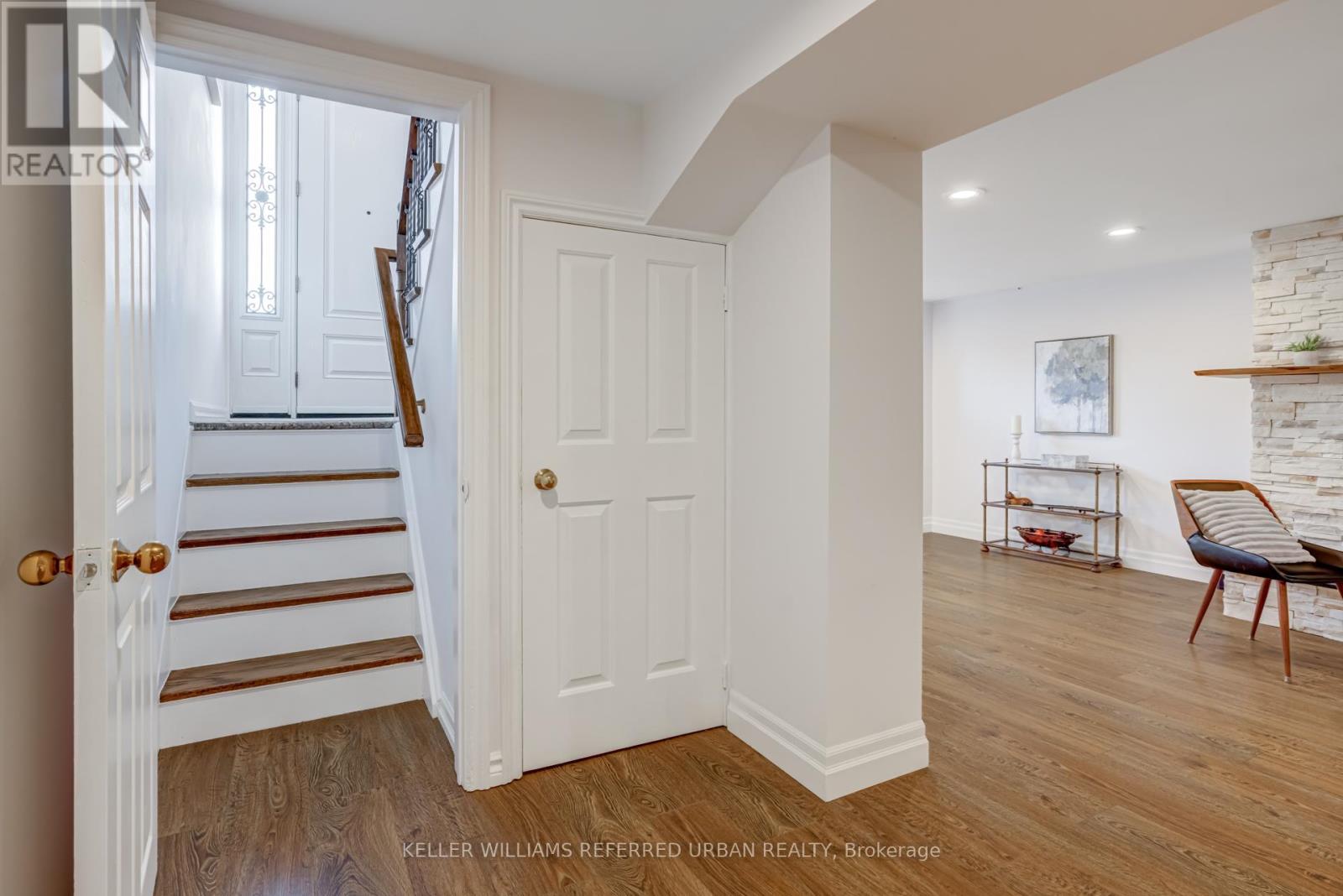 1005 Dormer Street, Mississauga, Ontario  L5E 1T7 - Photo 33 - W12578012