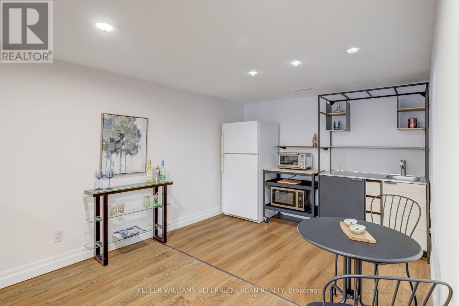 1005 Dormer Street, Mississauga, Ontario  L5E 1T7 - Photo 37 - W12578012